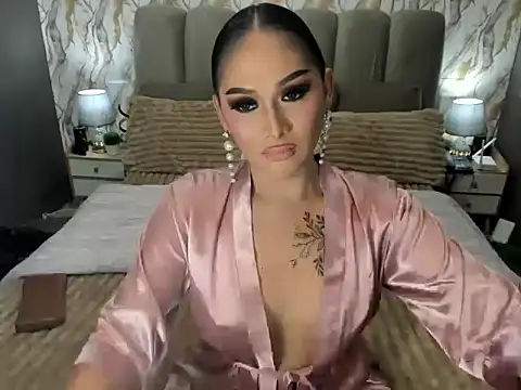 Snapshot of LegendaryNicole chatting on 01/10/26, 01:24 LegendaryNicole online show from 01/10/26, 01:24