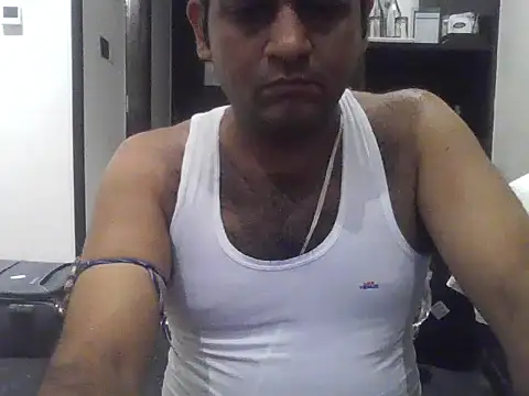 Snapshot of rarindam17 chatting on 02/25/26, 01:26 rarindam17 online show from 02/25/26, 01:26