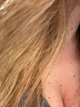 Snapshot of sexylenia chatting on 03/19/26, 05:50 sexylenia online show from 03/19/26, 05:50