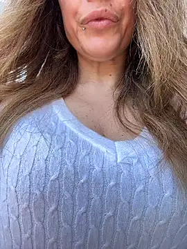 Snapshot of sexylenia chatting on 04/05/26, 12:46 sexylenia online show from 04/05/26, 12:46