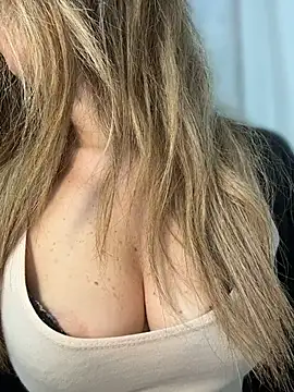 Snapshot of sexylenia chatting on 04/30/26, 10:36 sexylenia online show from 04/30/26, 10:36