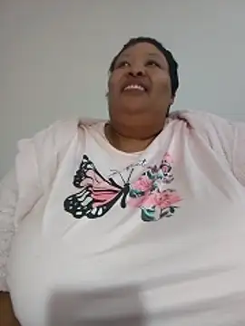 Snapshot of nancy111 chatting on 06/19/26, 01:04 nancy111 online show from 06/19/26, 01:04