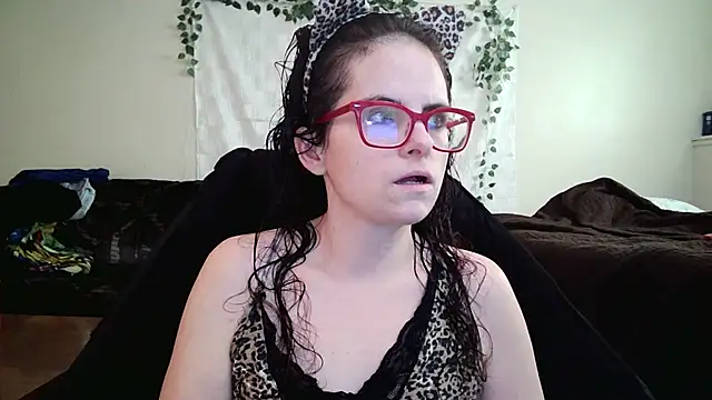 Snapshot of JessaBella chatting on 10/31/25, 03:57 JessaBella online show from 10/31/25, 03:57