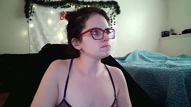 Snapshot of JessaBella chatting on 11/24/25, 03:45 JessaBella online show from 11/24/25, 03:45