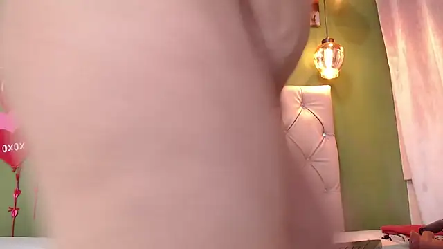 Snapshot of Tinna_Flirt chatting on 02/20/25, 08:28 Tinna Flirt online show from 02/20/25, 08:28