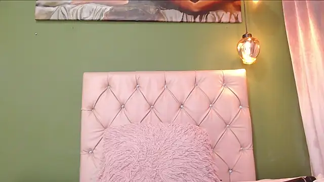 Snapshot of Tinna_Flirt chatting on 03/09/25, 04:38 Tinna Flirt online show from 03/09/25, 04:38