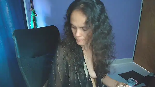 Snapshot of Nattyslave4U chatting on 11/05/25, 09:15 Nattyslave4U online show from 11/05/25, 09:15