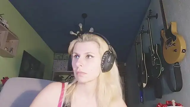 Snapshot of karmija chatting on 12/14/24, 09:24 karmija online show from 12/14/24, 09:24