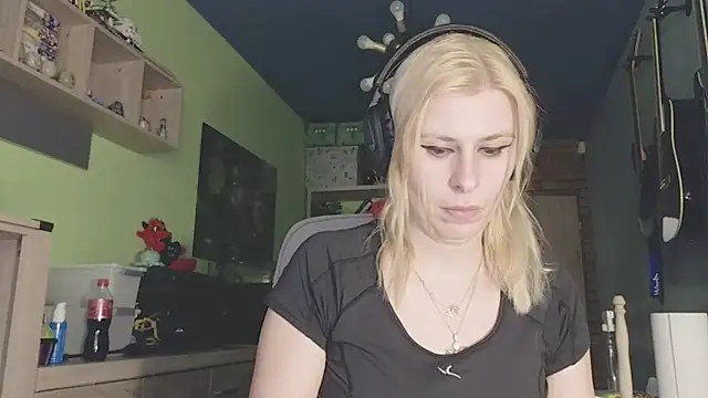 Snapshot of karmija chatting on 12/22/24, 09:53 karmija online show from 12/22/24, 09:53