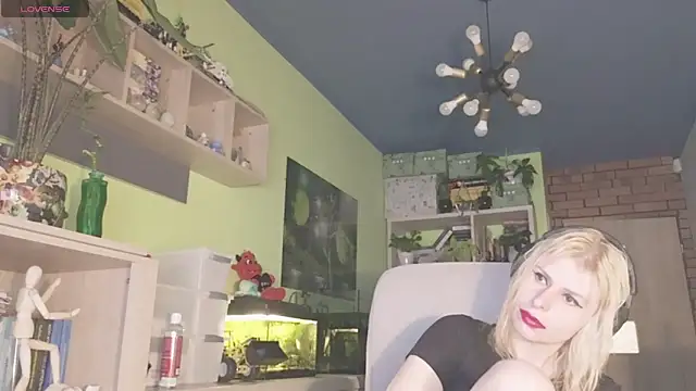 Snapshot of karmija chatting on 03/13/25, 01:50 karmija online show from 03/13/25, 01:50