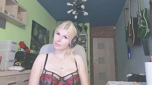 Snapshot of karmija chatting on 10/09/25, 08:40 karmija online show from 10/09/25, 08:40