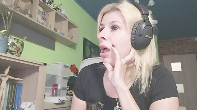 Snapshot of karmija chatting on 10/20/25, 08:31 karmija online show from 10/20/25, 08:31