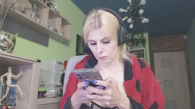 karmija online show from 11/28/25, 07:27