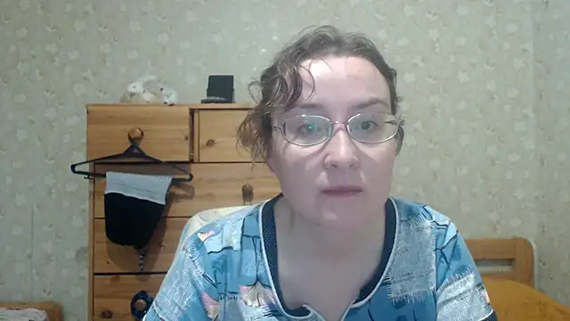 Snapshot of Smart_Rose chatting on 04/19/26, 04:28 Smart Rose online show from 04/19/26, 04:28