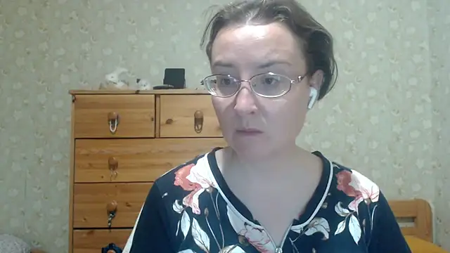 Snapshot of Smart_Rose chatting on 05/25/26, 07:42 Smart Rose online show from 05/25/26, 07:42