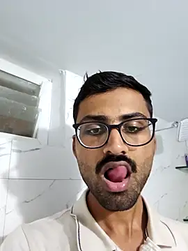 Snapshot of krishna8035 chatting on 09/16/25, 02:40 krishna8035 online show from 09/16/25, 02:40