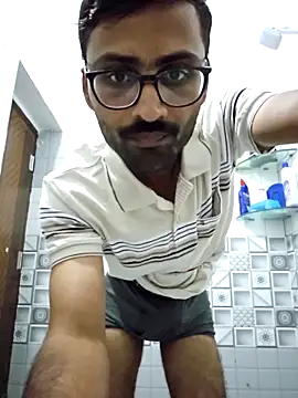 Snapshot of krishna8035 chatting on 09/20/25, 02:18 krishna8035 online show from 09/20/25, 02:18