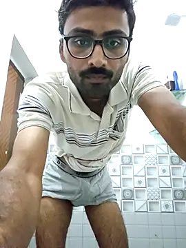 Snapshot of krishna8035 chatting on 10/28/25, 08:29 krishna8035 online show from 10/28/25, 08:29