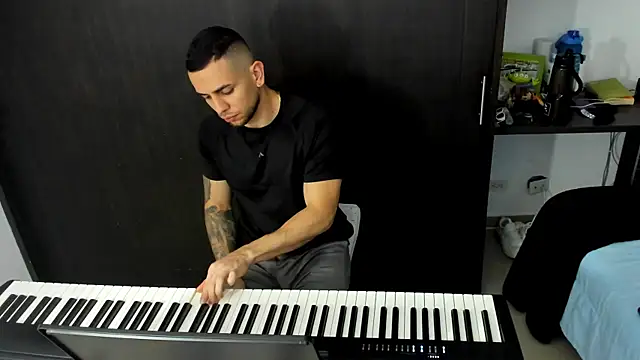 logan smith online show from 10/10/25, 12:31