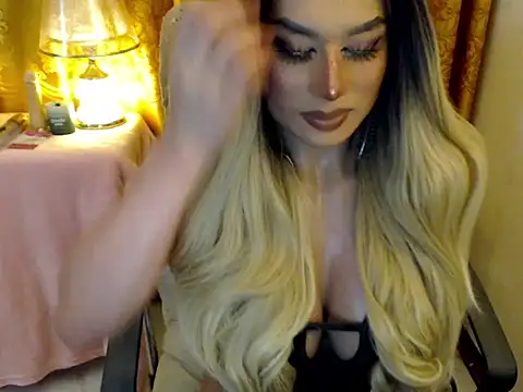Snapshot of yourmistressofevil69 chatting on 05/01/26, 08:24 yourmistressofevil69 online show from 05/01/26, 08:24