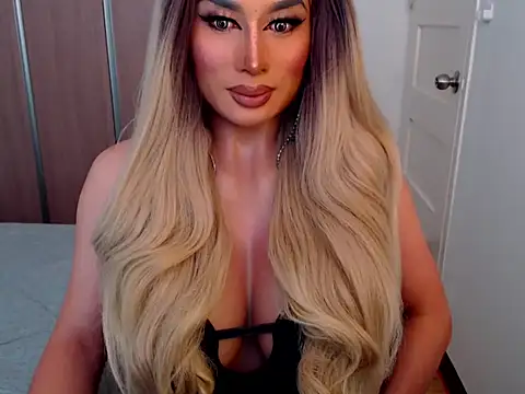 Snapshot of yourmistressofevil69 chatting on 07/13/26, 04:04 yourmistressofevil69 online show from 07/13/26, 04:04