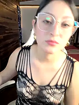 Snapshot of IsabelaGomez chatting on 04/20/26, 11:06 IsabelaGomez online show from 04/20/26, 11:06