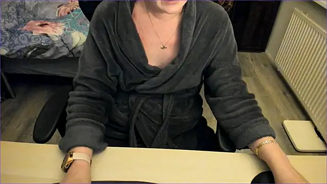 Snapshot of minoesje37 chatting on 12/17/24, 08:21 minoesje37 online show from 12/17/24, 08:21