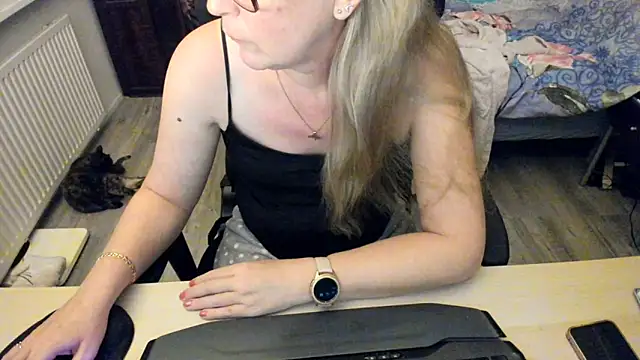 Snapshot of minoesje37 chatting on 12/29/24, 08:26 minoesje37 online show from 12/29/24, 08:26