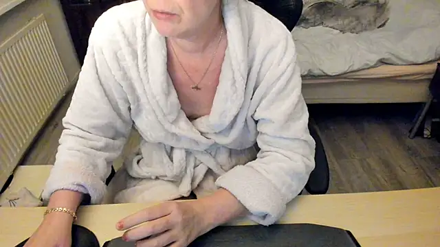 Snapshot of minoesje37 chatting on 01/08/25, 08:50 minoesje37 online show from 01/08/25, 08:50