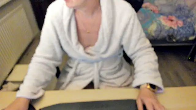 Snapshot of minoesje37 chatting on 01/20/25, 08:29 minoesje37 online show from 01/20/25, 08:29