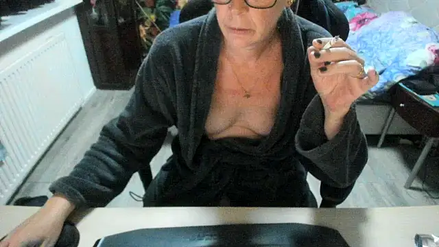 Snapshot of minoesje37 chatting on 10/01/25, 07:53 minoesje37 online show from 10/01/25, 07:53