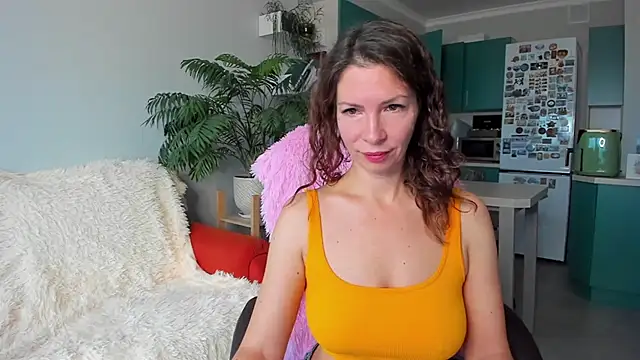 ChristinaGlory online show from 10/24/25, 08:00