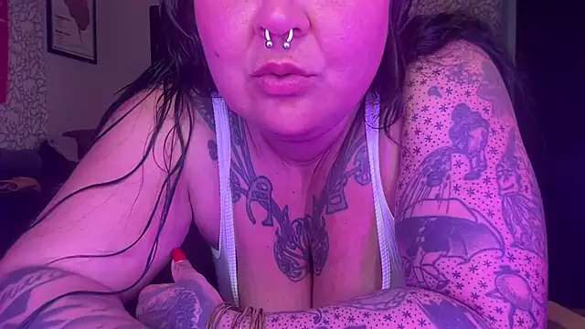 Snapshot of Sad1st1kSadie chatting on 02/18/26, 02:40 Sad1st1kSadie online show from 02/18/26, 02:40