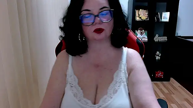 MissTroublle online show from 06/17/26, 09:45