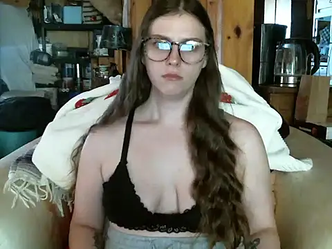 Snapshot of katie_kitten38 chatting on 04/08/26, 01:55 katie kitten38 online show from 04/08/26, 01:55