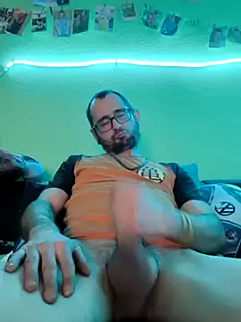 Snapshot of Steveschaw chatting on 02/04/25, 10:45 Steveschaw online show from 02/04/25, 10:45