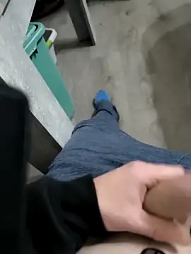 Snapshot of Steveschaw chatting on 09/30/25, 04:06 Steveschaw online show from 09/30/25, 04:06