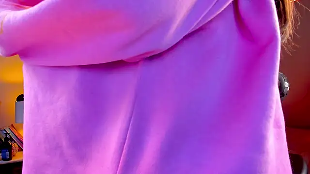 Snapshot of coraline_latin chatting on 01/18/25, 10:28 coraline latin online show from 01/18/25, 10:28