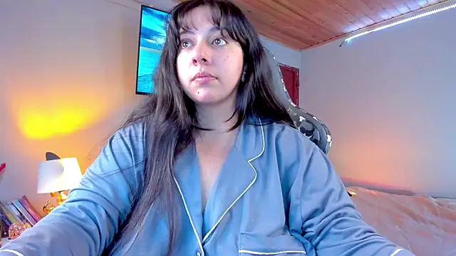 Snapshot of coraline_latin chatting on 01/25/25, 09:35 coraline latin online show from 01/25/25, 09:35