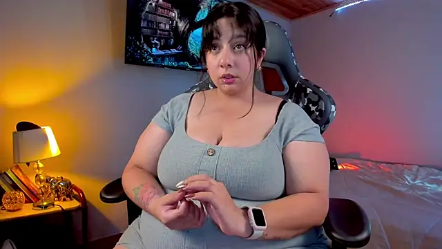 Snapshot of coraline_latin chatting on 01/30/25, 01:44 coraline latin online show from 01/30/25, 01:44