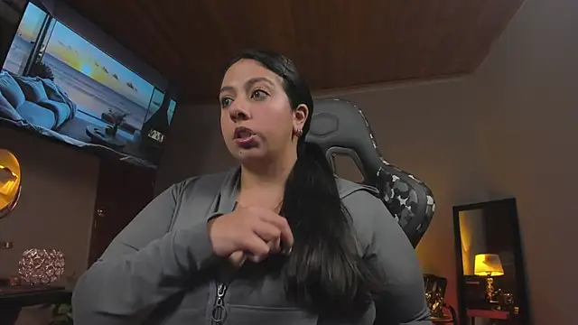 Snapshot of coraline_latin chatting on 02/14/25, 04:58 coraline latin online show from 02/14/25, 04:58