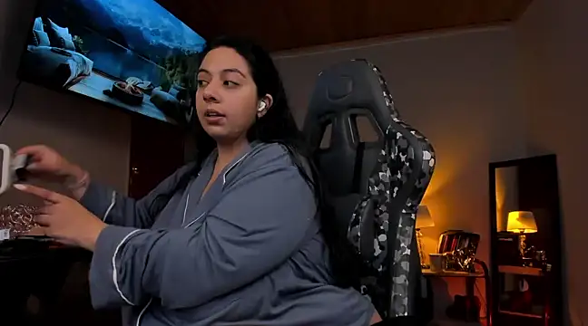 Snapshot of coraline_latin chatting on 02/15/25, 09:37 coraline latin online show from 02/15/25, 09:37