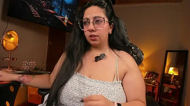 Snapshot of coraline_latin chatting on 03/01/25, 01:32 coraline latin online show from 03/01/25, 01:32