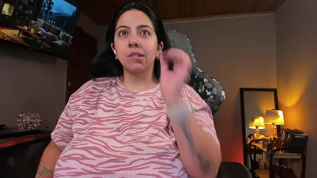 Snapshot of coraline_latin chatting on 03/04/25, 08:38 coraline latin online show from 03/04/25, 08:38