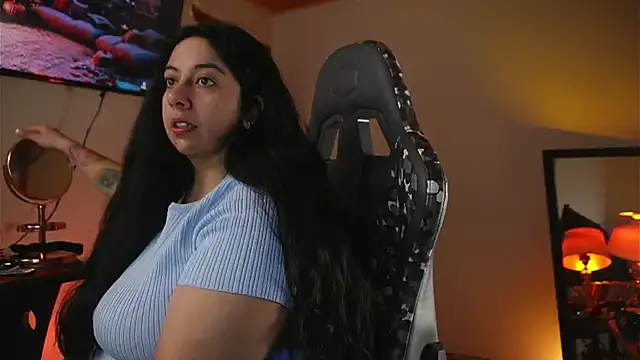 Snapshot of coraline_latin chatting on 09/30/25, 06:46 coraline latin online show from 09/30/25, 06:46