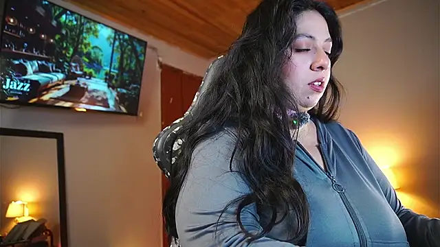 Snapshot of coraline_latin chatting on 04/07/26, 11:32 coraline latin online show from 04/07/26, 11:32