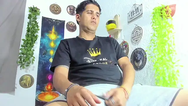 Snapshot of Zack_Grey chatting on 06/11/26, 03:59 Zack Grey online show from 06/11/26, 03:59