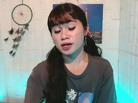 Snapshot of urasian_shirley21 chatting on 04/23/26, 09:06 urasian shirley21 online show from 04/23/26, 09:06