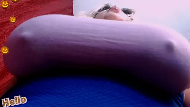 Snapshot of Honey_Lucy1 chatting on 10/19/25, 10:54 Honey Lucy1 online show from 10/19/25, 10:54