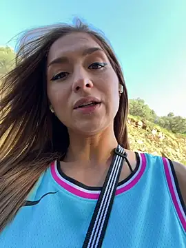 Snapshot of StracciaStella- chatting on 03/28/26, 04:50 StracciaStella- online show from 03/28/26, 04:50